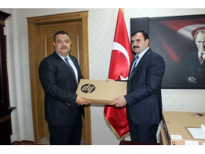 Milli Eğitim Bakanı Ziya Selçuk Sözünde Durdu