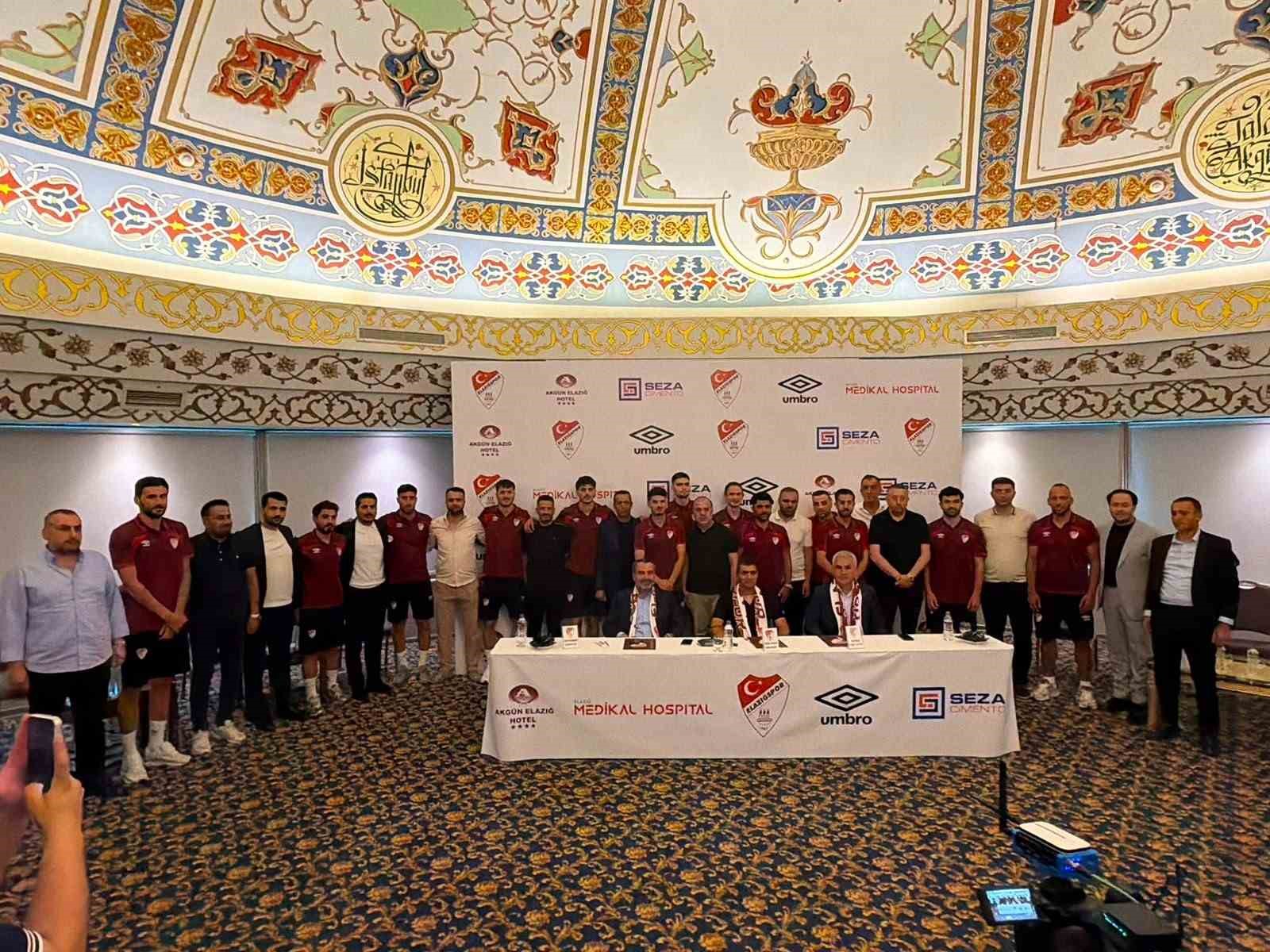 elazigspor-da-imza-toreni-duzenlendi