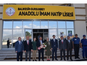 Vali Yazıcı Dursunbey’de Kitap Okuma Etkinliğine Katıldı