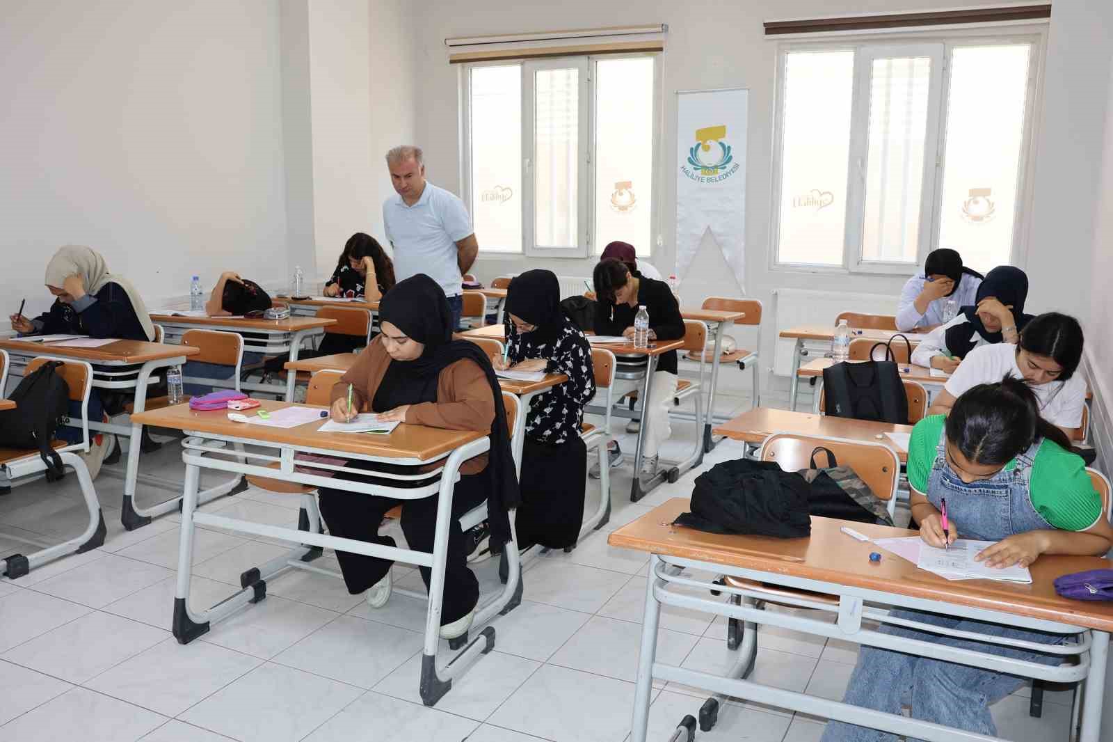 haliliye-belediyesi-gencleri-gelecege-hazirladi