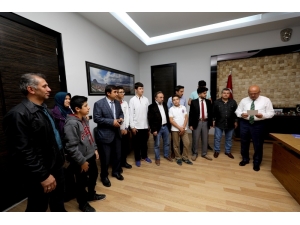 Afyonkarahisar Belediyesi Başarılı Öğrencileri Ödüllendirdi