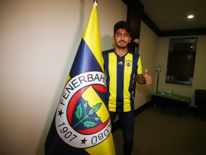 Fenerbahçe Deniz Yılmaz İle Sözleşme İmzaladı