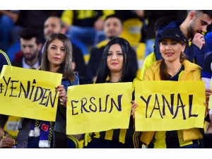 Tribünlerde Ersun Yanal Sesleri