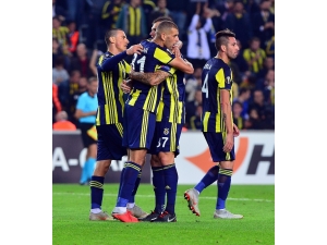 Fenerbahçe, Uefa Avrupa Ligi’nde İlk Galibiyetini Aldı