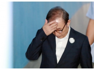 Güney Kore Eski Devlet Başkanı Lee Myung-bak’a 15 Yıl Hapis