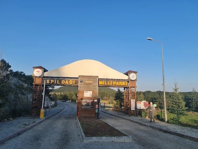 spil-dagi-milli-parki-nda-bu-hafta-sonu-atesli-piknik-yasaklandi