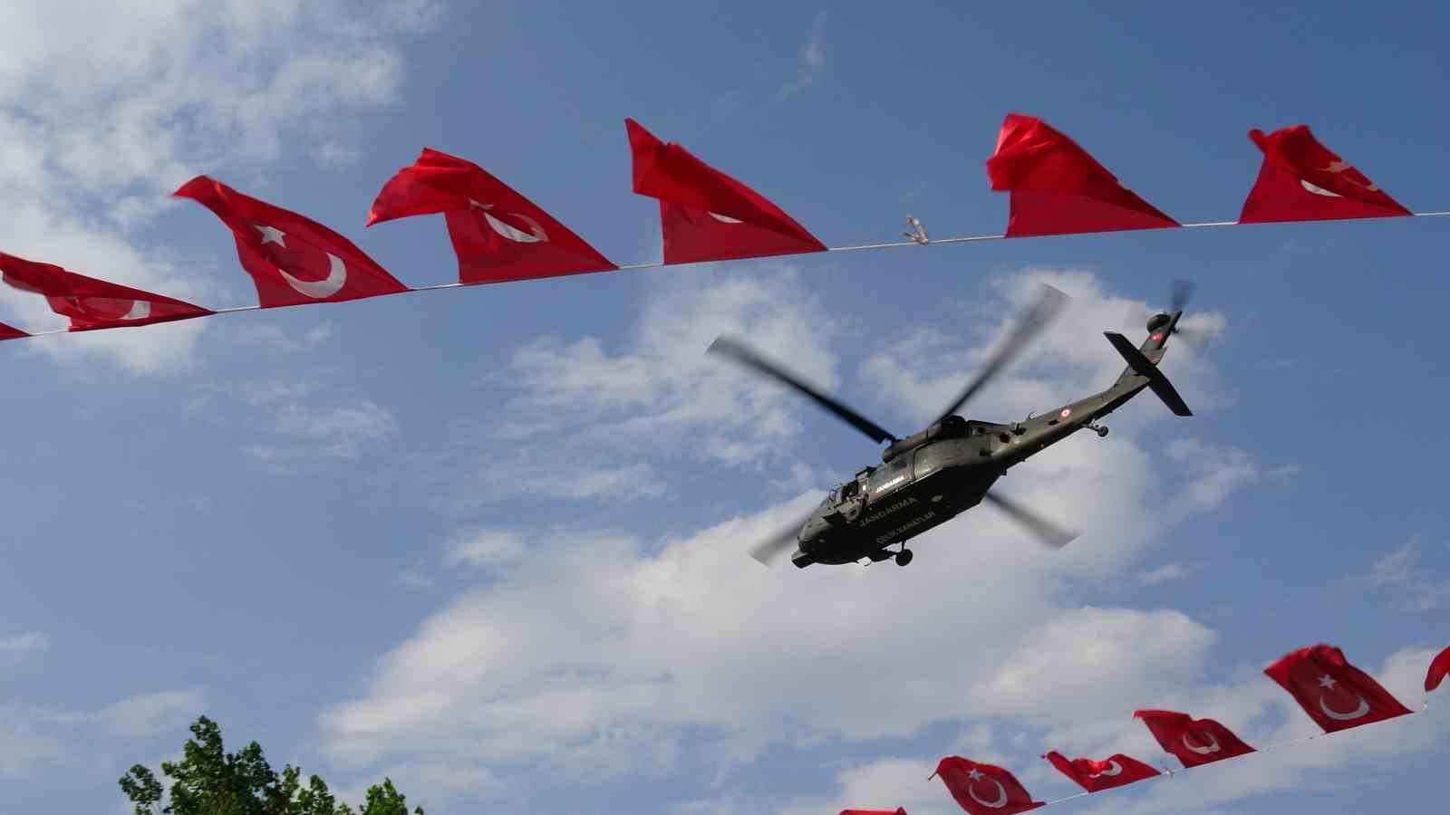 ani-nin-fethinin-962-yil-donumunde-celik-kanatlar-in-gosterisi-nefes-kesti