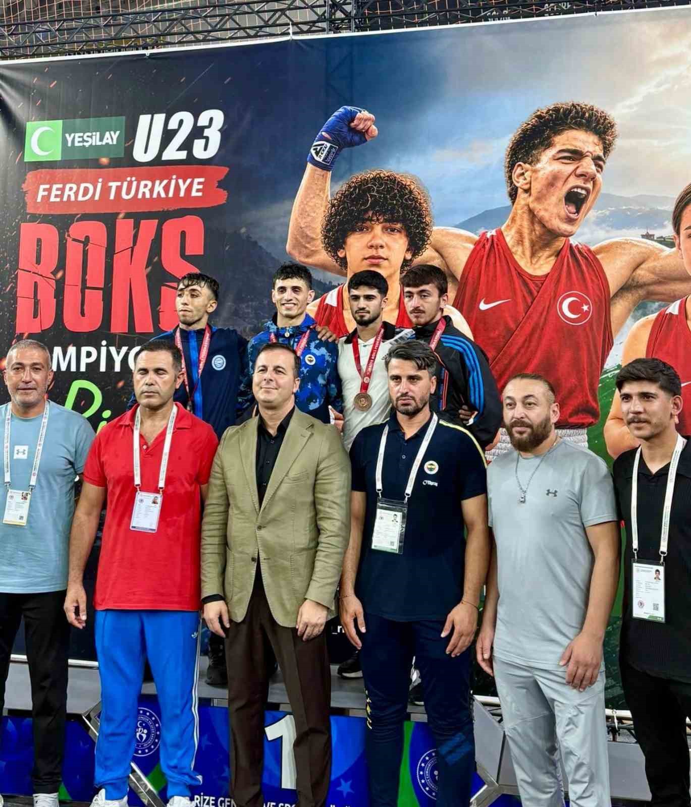 nigdeli-boksorler-rize-den-iki-madalyayla-dondu