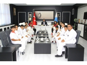 Tekvandocular Rektör Karacoşkun’u Ziyaret Etti