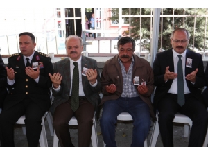 Vali Çakacak, Şehit Gök’ün Ailesine Taziye Ziyaretinde Bulundu