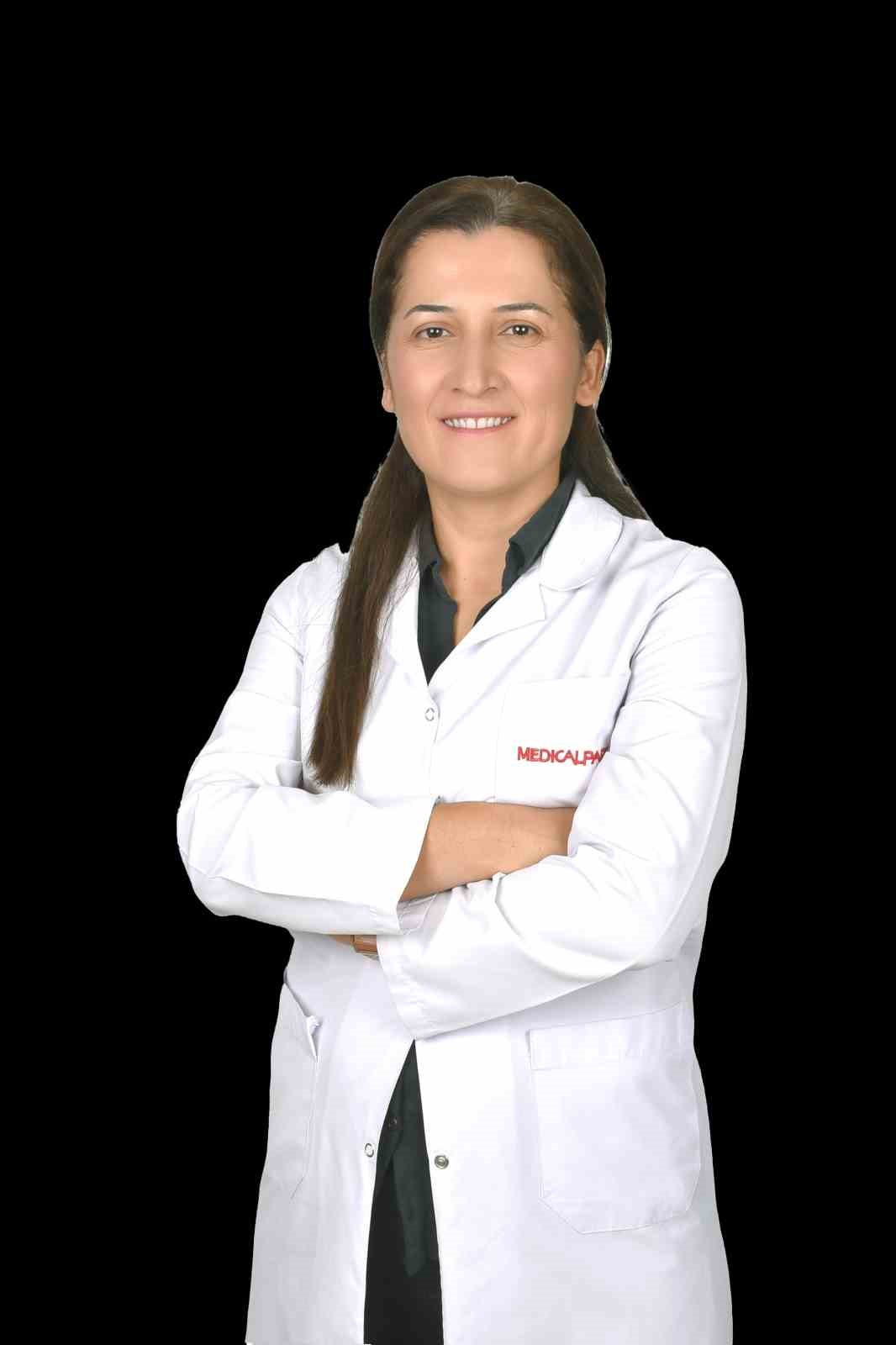 goz-cizdirme-islemi-oncesinde-ayrintili-goz-muayenesi-sart