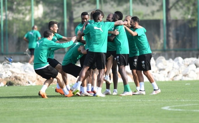 Bursaspor Evinde Şanssızlığını Kırma Peşinde