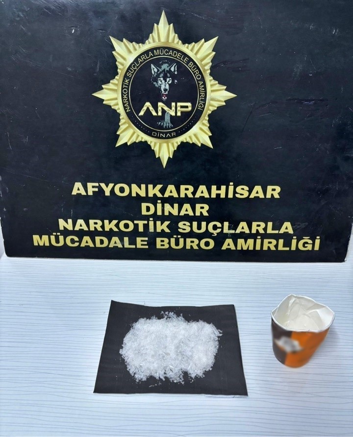 otomobilde-uyusturucuyla-yakalanan-sahis-tutuklandi