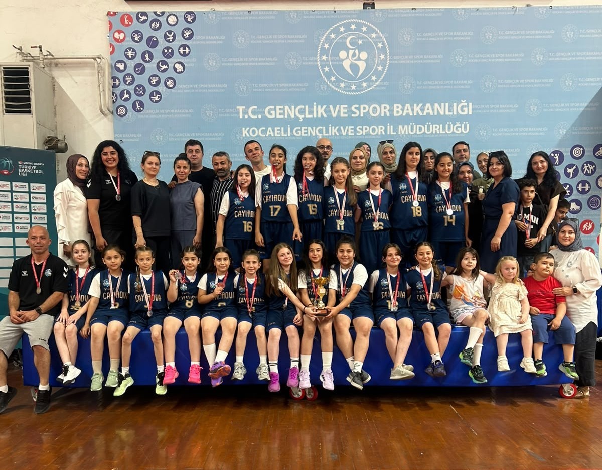 cayirova-nin-genc-sporcularindan-atletizm-ve-basketbolda-basari-yagmuru