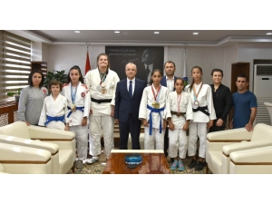 Şampiyon Judocular Sevincini Başkan Kayda İle Paylaştı