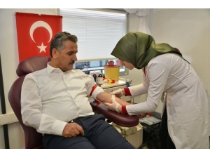 Vali Kaymak, Kan Bağışında Bulundu