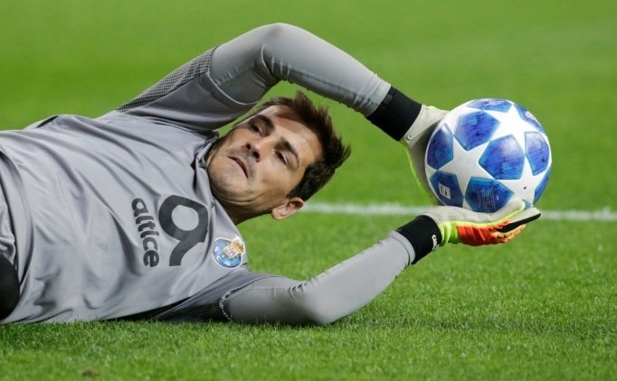 Galatasaray'ı Durduran Casillas, Milli Takıma Dönebilir!