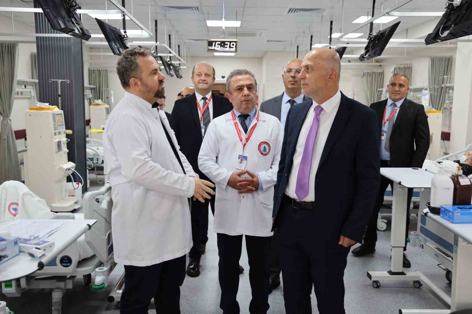 rektor-ulusoy-dan-beun-hastanesine-ziyaret