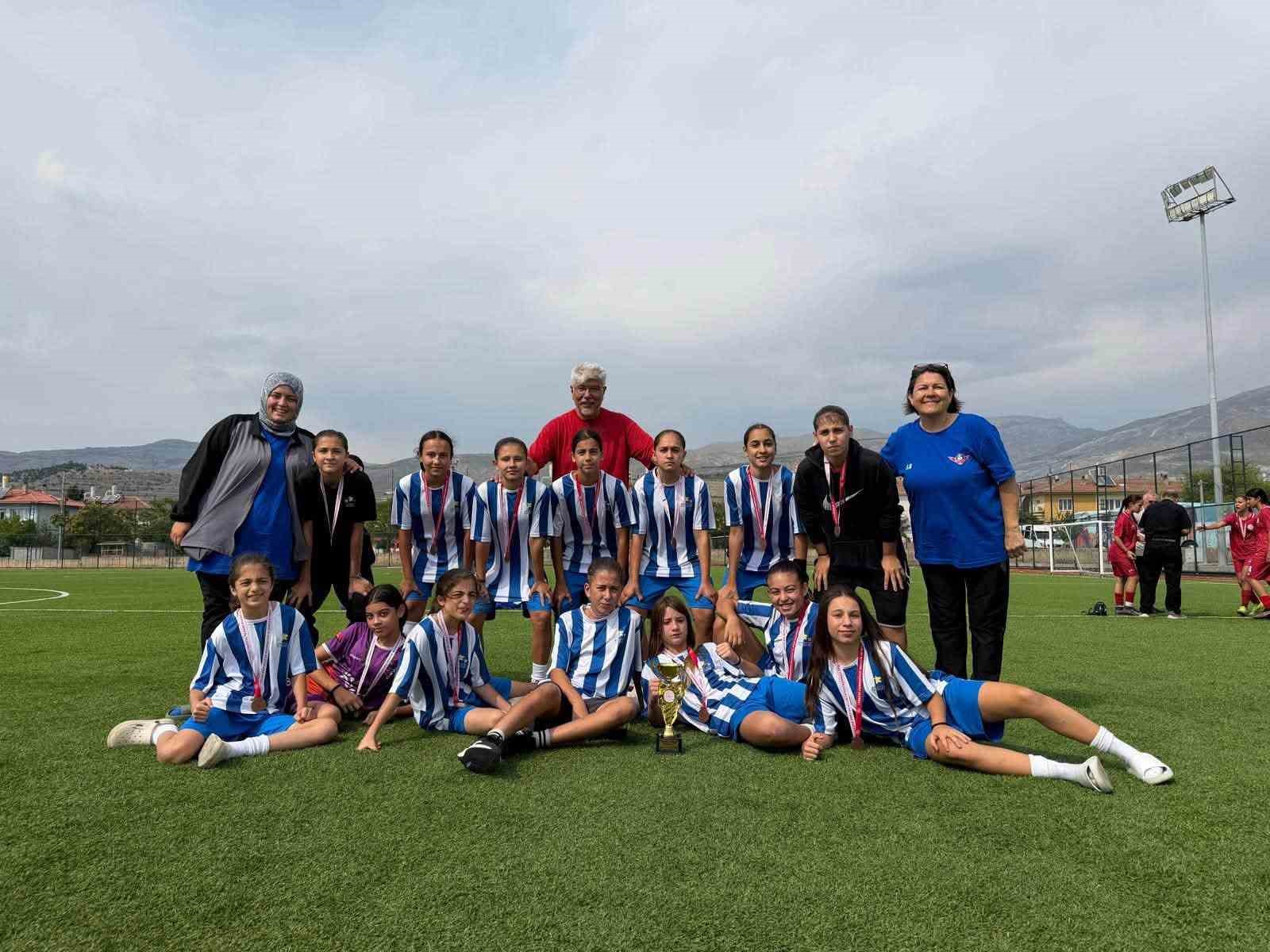 analig-futbol-turkiye-sampiyonasi-erzincan-da-sona-erdi