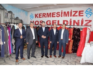 Öğrenciler Açılan Kermes