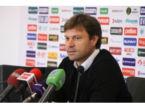 Ertuğrul Sağlam: “Gördüğümüz Kırmızı Kart Oyun Düzenimizi Bozdu”