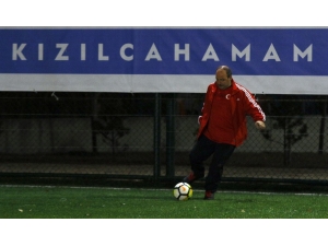 Ak Partili Vekiller Ve Bakanlar Yeşil Sahada Ter Döktü