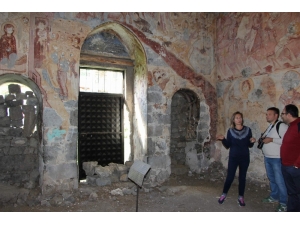 Manastır Yıllara Yenik Düştü