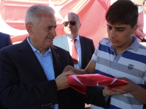 Tbmm Başkanı Yıldırım’dan Batman Şehidinin Ailesine Ziyaret