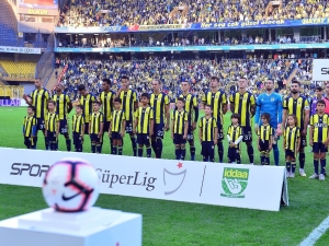Spor Toto Süper Lig: Fenerbahçe: 0 - Medipol Başakşehir: 0 (Maç Devam Ediyor)