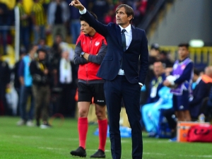 Spor Toto Süper Lig: Fenerbahçe: 0 - Medipol Başakşehir: 0 (İlk Yarı)