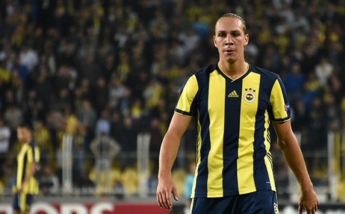 Fenerbahçe Taraftarından Iki Futbolcuya Tepki