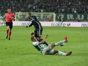 Spor Toto Süper Lig: Atiker Konyaspor: 1 - Beşiktaş: 0 (İlk Yarı)