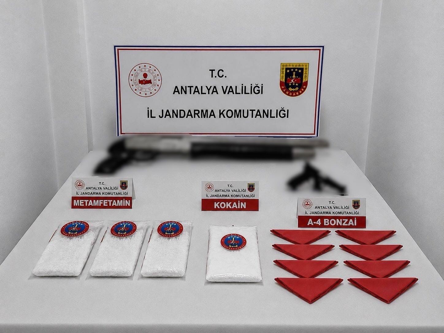 jandarma-dan-kepez-de-uyusturucu-operasyonu