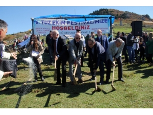 Unesco’ya Aday Efsaneyi Yaşatmak İçin Tuz Ektiler