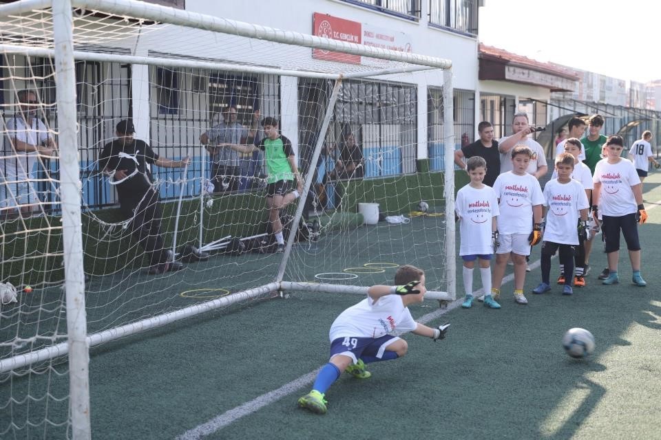 merkezefendi-yaz-spor-okullarinda-kaleci-egitimleri-basliyor