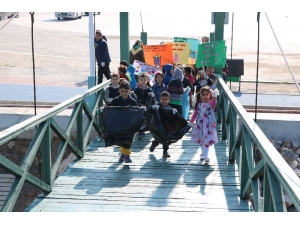 Beyşehir Gölü Kıyısında Anaokulu Öğrencilerinden Çevre Temizliği
