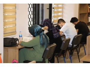 Karaköprü’de Gençler Sınavlara Hazırlanıyor