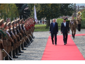 Cumhurbaşkanı Erdoğan Macaristan’da Resmi Törenle Karşılandı