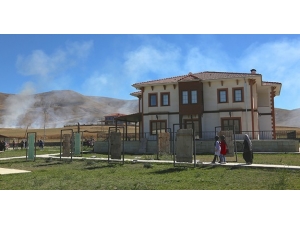 Üniversite Öğrencilerinden Kültür Evine Ziyaret