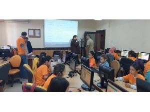 Edremitli Öğrenciler Geleceği Kodluyor