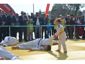 Amatör Spor Haftası Renkli Görüntülerle Başladı