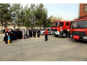 Vatandaşların Belediye Tesislerine Gezmeye Devam Ediyor