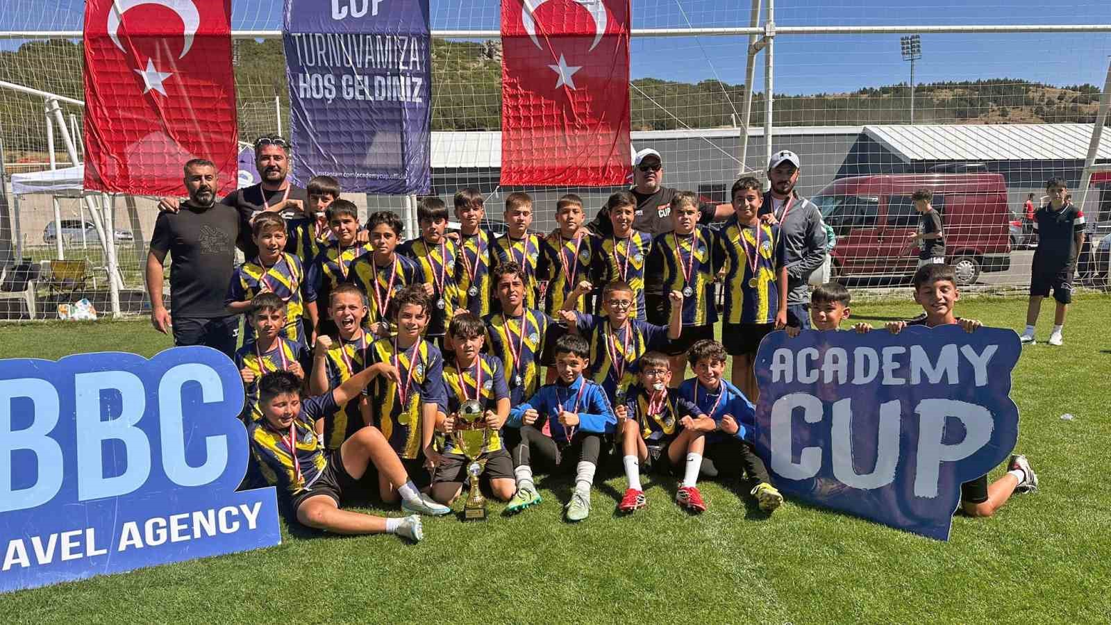 erciyes-te-talas-zirvesi-iki-kupa-birden