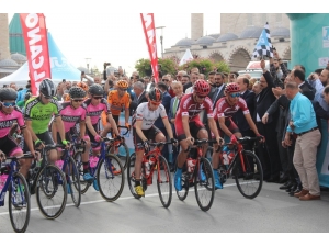 54. Cumhurbaşkanlığı Bisiklet Turu Konya’dan Start Aldı