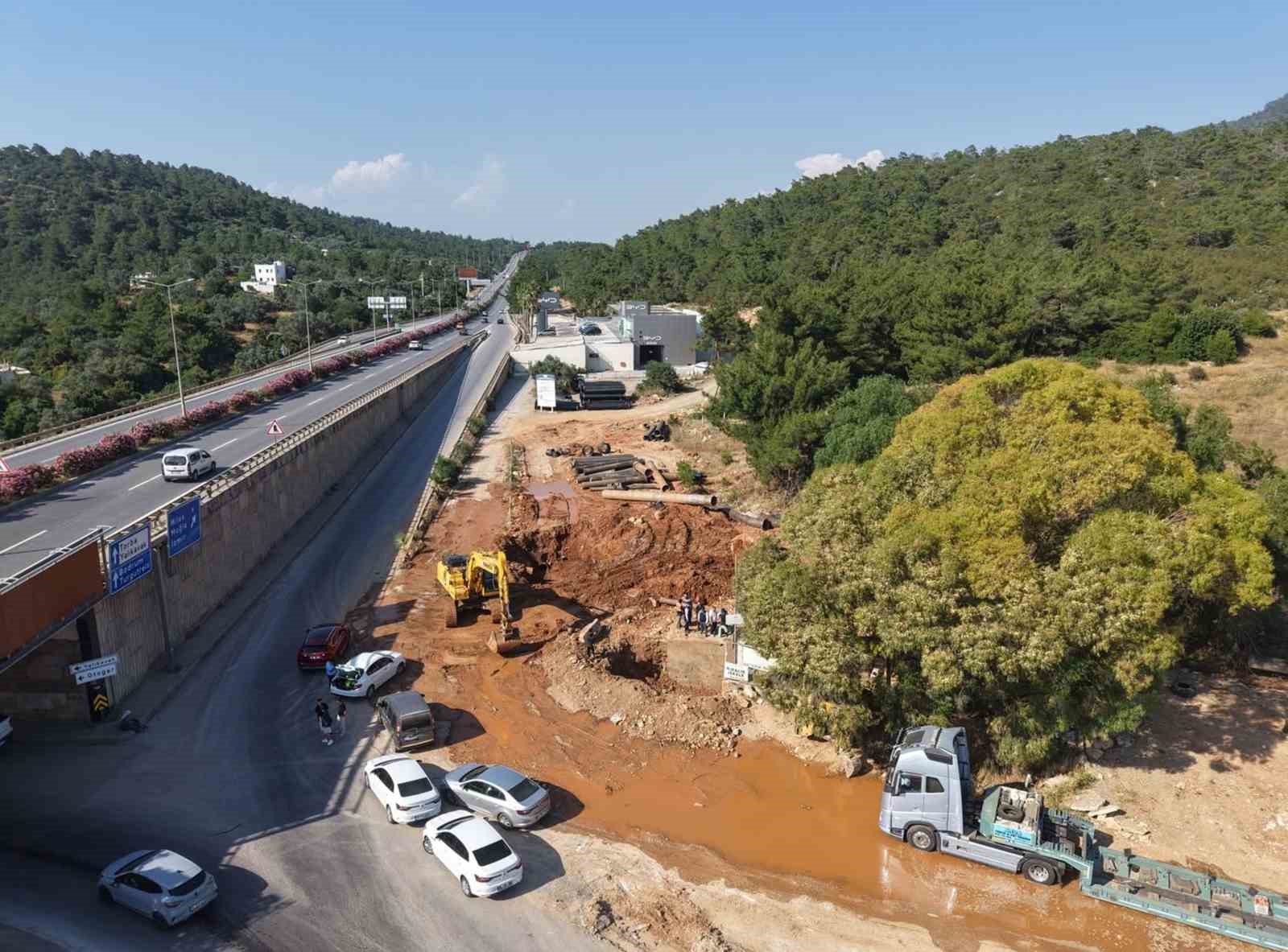 torba-ana-depo-hatti-uce-ayrilarak-bodrum-geneli-su-kesintisinin-onune-geciliyor