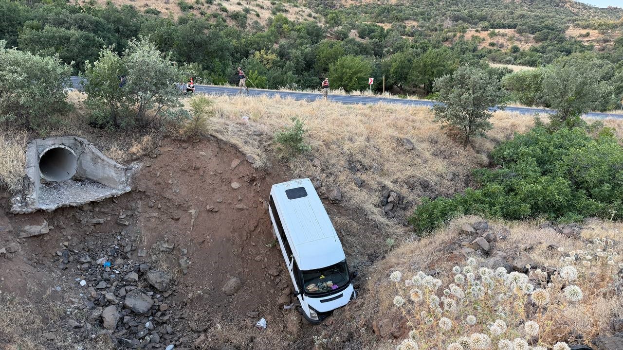 siverek-te-isci-minibusu-sarampole-dustu-4-yarali