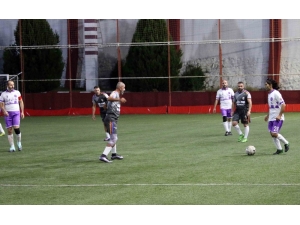 Bayraklı’da Dostluk Kazandı