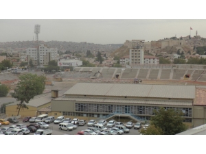Gaziantep Kamil Ocak Stadyumu’nun Tribünleri Yıkılıyor
