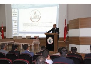 Malazgirt’te Okul Müdür Yardımcıları Toplantısı