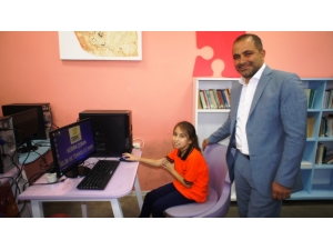 Alaşehirli Öğrencilere Bilim Ve Teknoloji Sınıfı